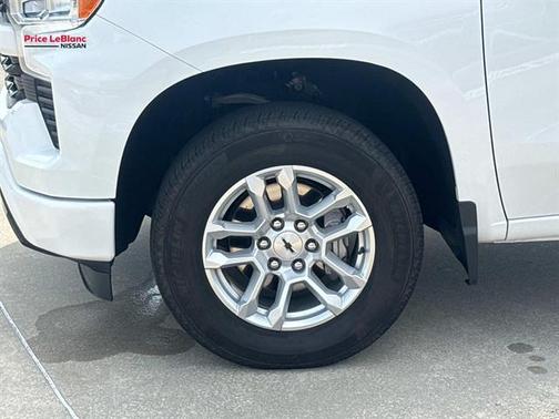 Summit White 2026 Chevrolet Silverado 1500 RST