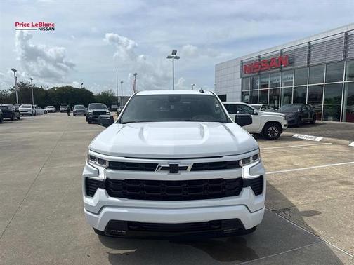 Summit White 2026 Chevrolet Silverado 1500 RST