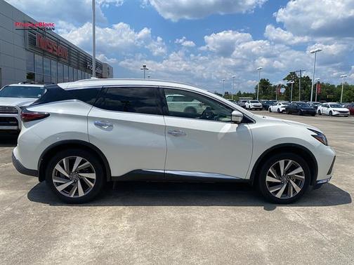 White 2019 Nissan Murano SL