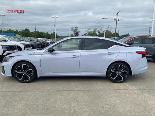 Gray Sky Pearl 2023 Nissan Altima 2.5 SR