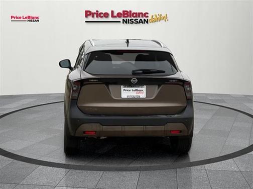 Canyon Bronze M 2026 Nissan Kicks SV
