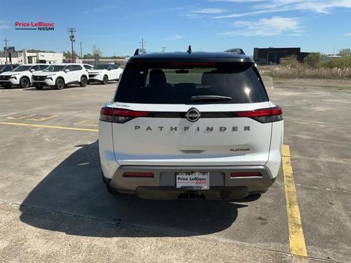 White / Black 2026 Nissan Pathfinder Platinum