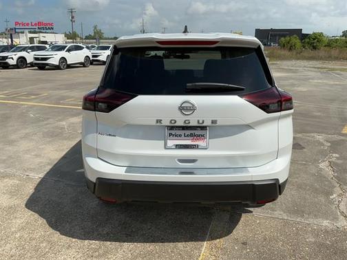 Everest White P 2026 Nissan Rogue SV