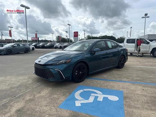 Ocean 2025 Toyota Camry SE