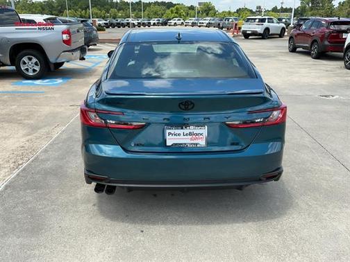 Ocean 2025 Toyota Camry SE