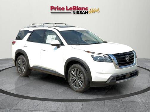 2025 Nissan Pathfinder SL