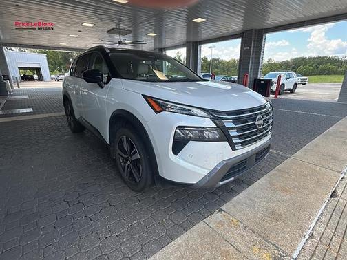 Wht Blk Roof 2024 Nissan Rogue SL