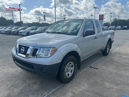 Brilliant Silver 2018 Nissan Frontier S