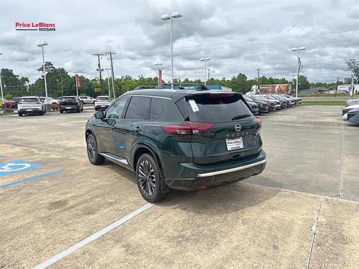 Obsidian Green 2026 Nissan Rogue Platinum