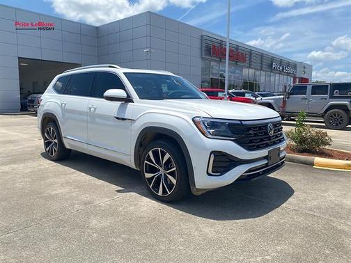 Opal White Pearl Effect 2024 Volkswagen Atlas 2.0T SEL Premium R-Line