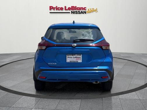 2025 Nissan Kicks Play S