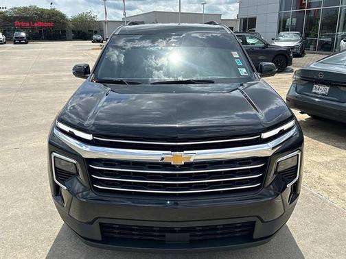 Mosaic Black Metallic 2024 Chevrolet Traverse LT