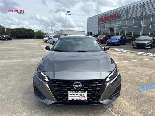 Gun Metallic 2025 Nissan Altima SR