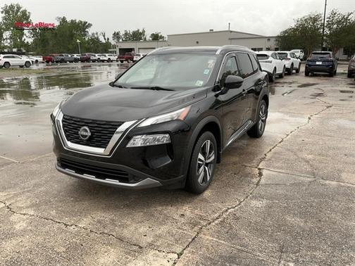 Black 2023 Nissan Rogue SL