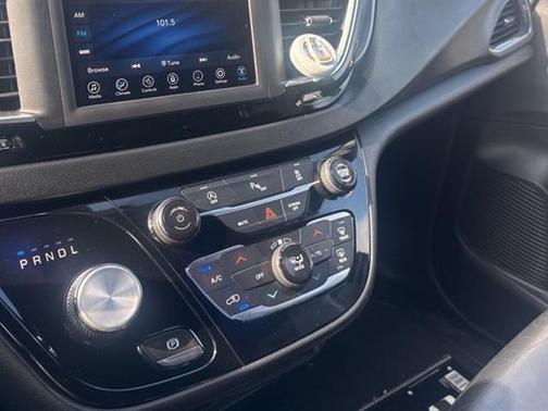 2019 Chrysler Pacifica Touring-L