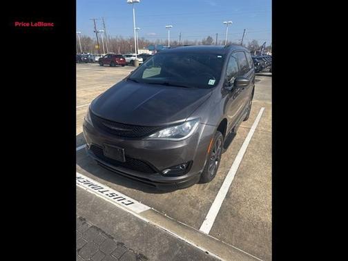 2019 Chrysler Pacifica Touring-L