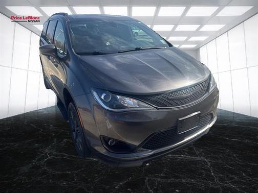 2019 Chrysler Pacifica Touring-L