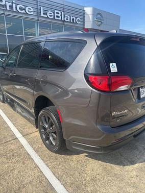 2019 Chrysler Pacifica Touring-L