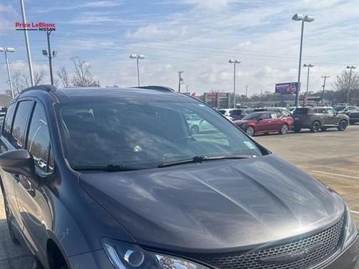 2019 Chrysler Pacifica Touring-L