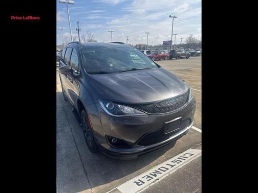 2019 Chrysler Pacifica Touring-L