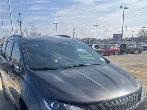 2019 Chrysler Pacifica Touring-L