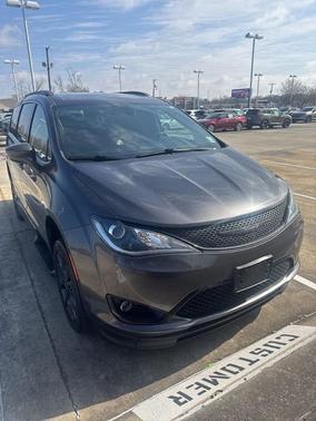 2019 Chrysler Pacifica Touring-L
