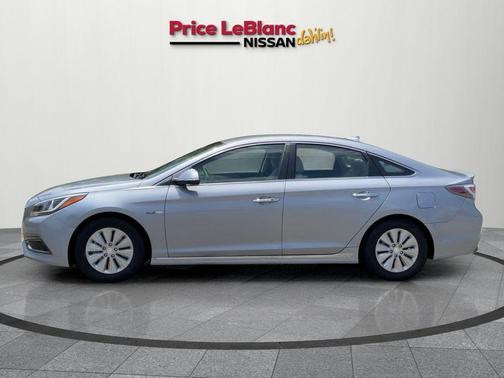 2016 Hyundai SONATA Hybrid SE