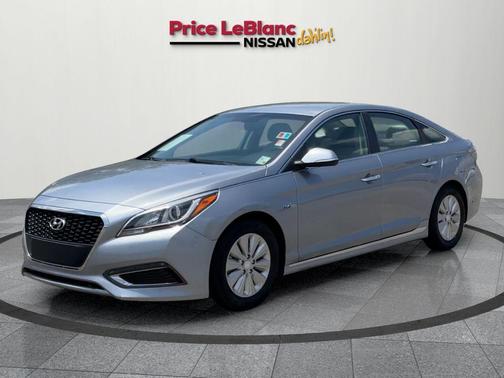 2016 Hyundai SONATA Hybrid SE