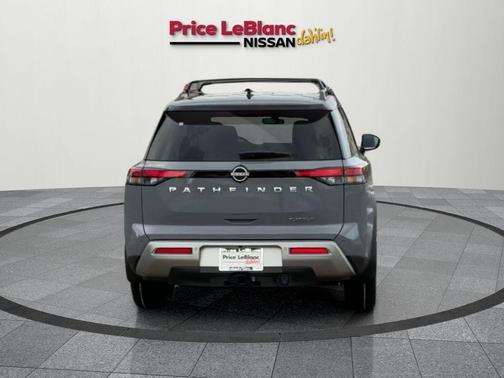 2025 Nissan Pathfinder Platinum