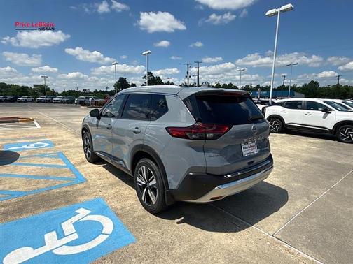 Boulder Gray Pearl 2023 Nissan Rogue Platinum