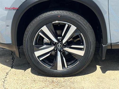 Boulder Gray Pearl 2023 Nissan Rogue Platinum