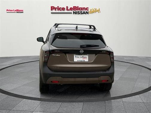 Canyon Bronze M 2026 Nissan Kicks SV