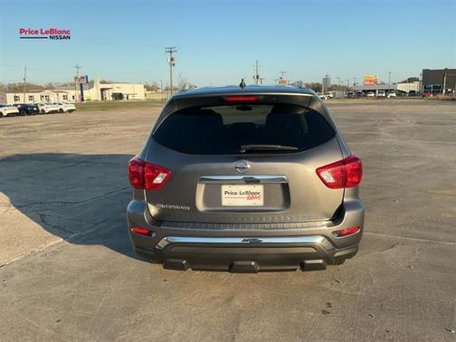 2017 Nissan Pathfinder S