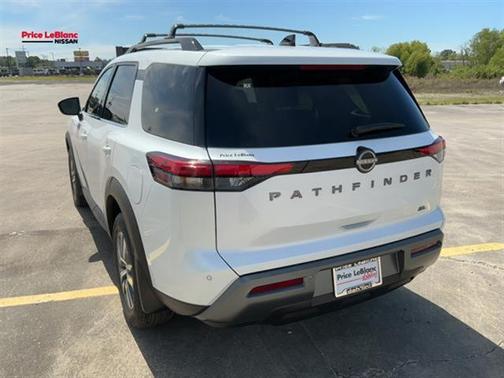 Everest White P 2026 Nissan Pathfinder SL