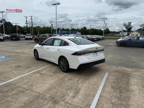 Aspen White 2026 Nissan Sentra SL