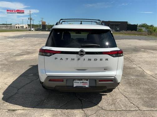 Everest White P 2026 Nissan Pathfinder SL