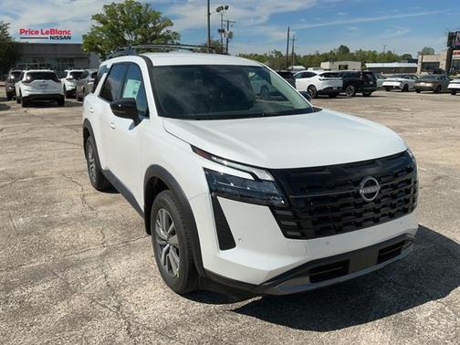 Everest White P 2026 Nissan Pathfinder SL