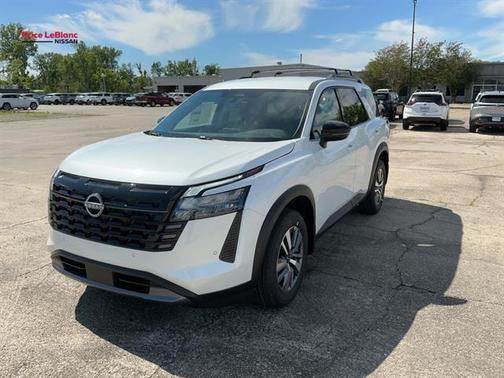 Everest White P 2026 Nissan Pathfinder SL