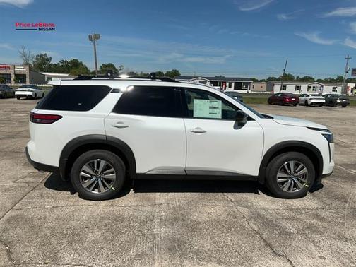 Everest White P 2026 Nissan Pathfinder SL