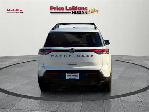 2026 Nissan Pathfinder SV