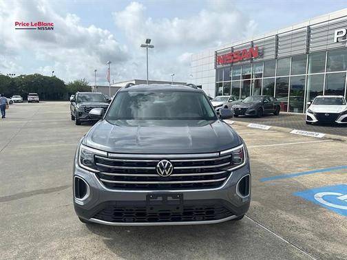 Platinum Gray Metallic 2025 Volkswagen Atlas 2.0T SE w/Technology