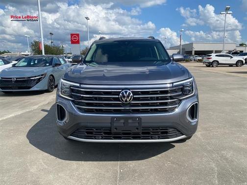 Platinum Gray Metallic 2025 Volkswagen Atlas 2.0T SE w/Technology