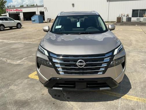 Champagne Silve 2026 Nissan Rogue Platinum