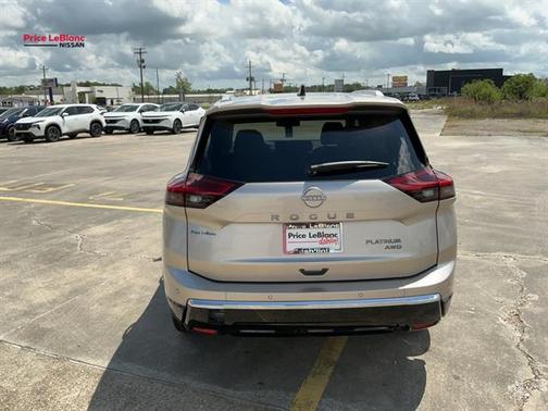 Champagne Silve 2026 Nissan Rogue Platinum