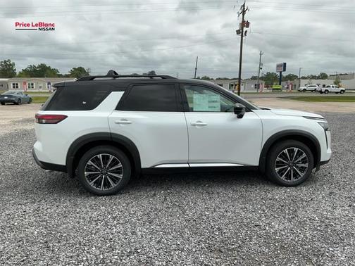 White / Black 2026 Nissan Pathfinder Platinum