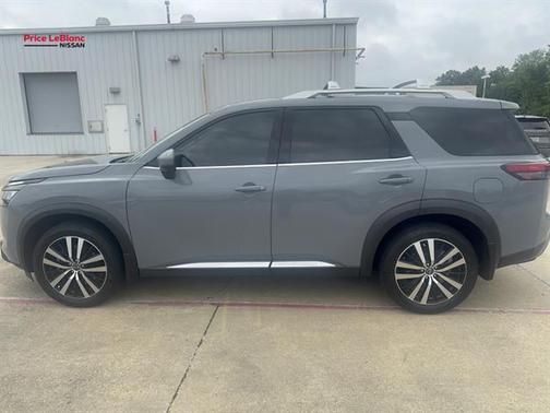 Boulder Gray Pe 2024 Nissan Pathfinder Platinum