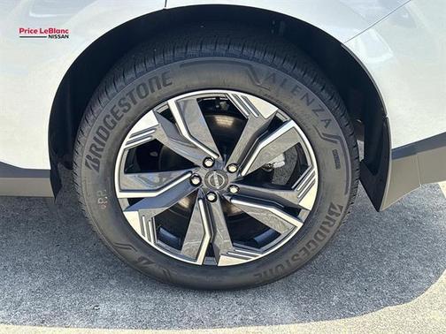 Everest White P 2026 Nissan Murano SL