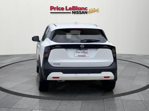 2025 Nissan Kicks SV