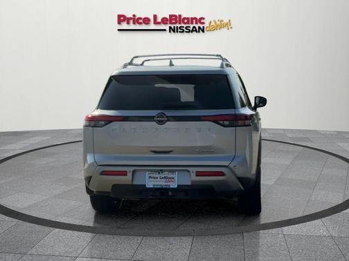 2022 Nissan Pathfinder Platinum