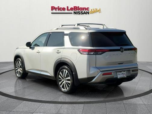2022 Nissan Pathfinder Platinum